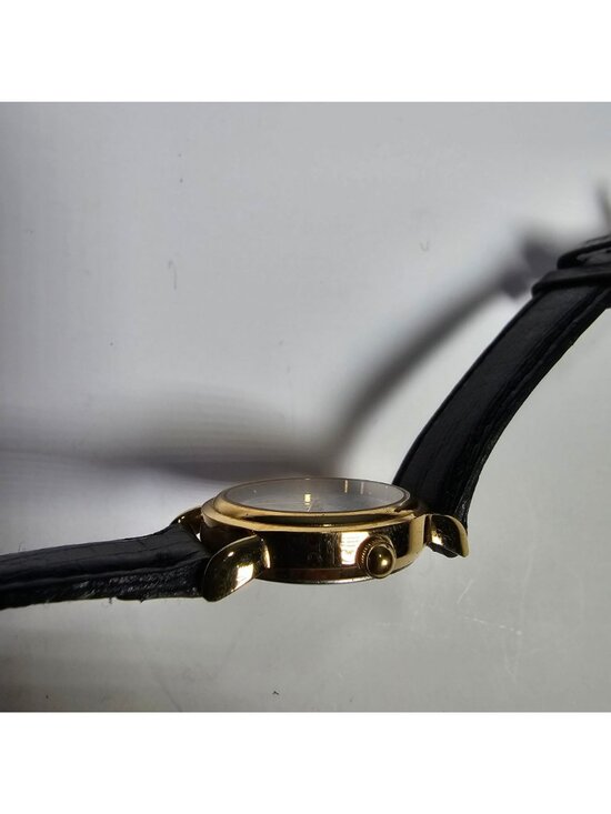 Guess Vintage Women\'s Gold-Tone Watch with Black Leather Strap & White Dial main image 4